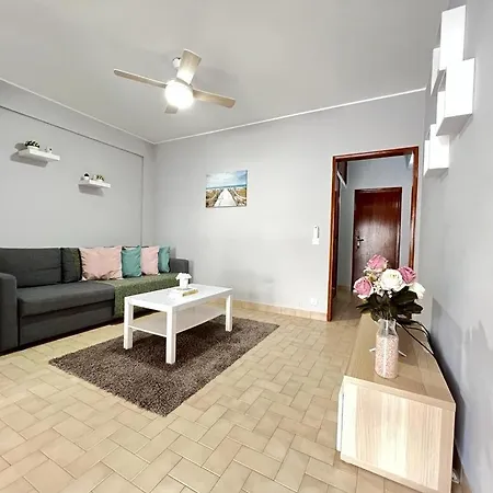 Pera Dreams Next To The Beach Daire *